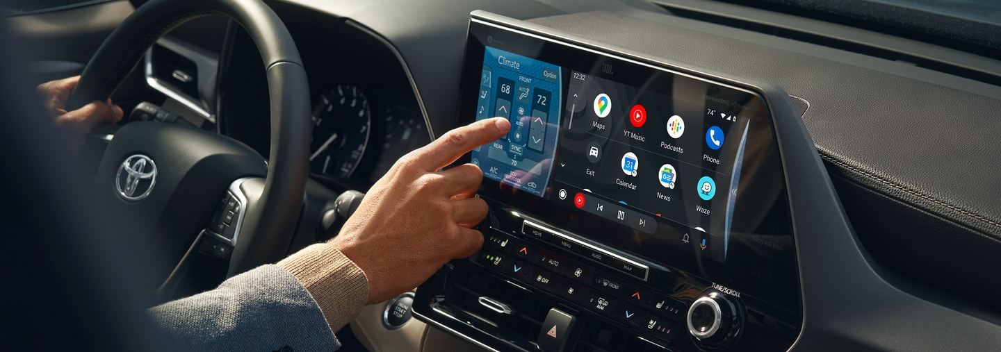2021 Highlander Touchscreen
