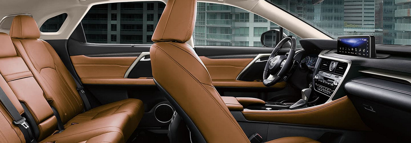 Roomy Seating in the 2021 RX 450h