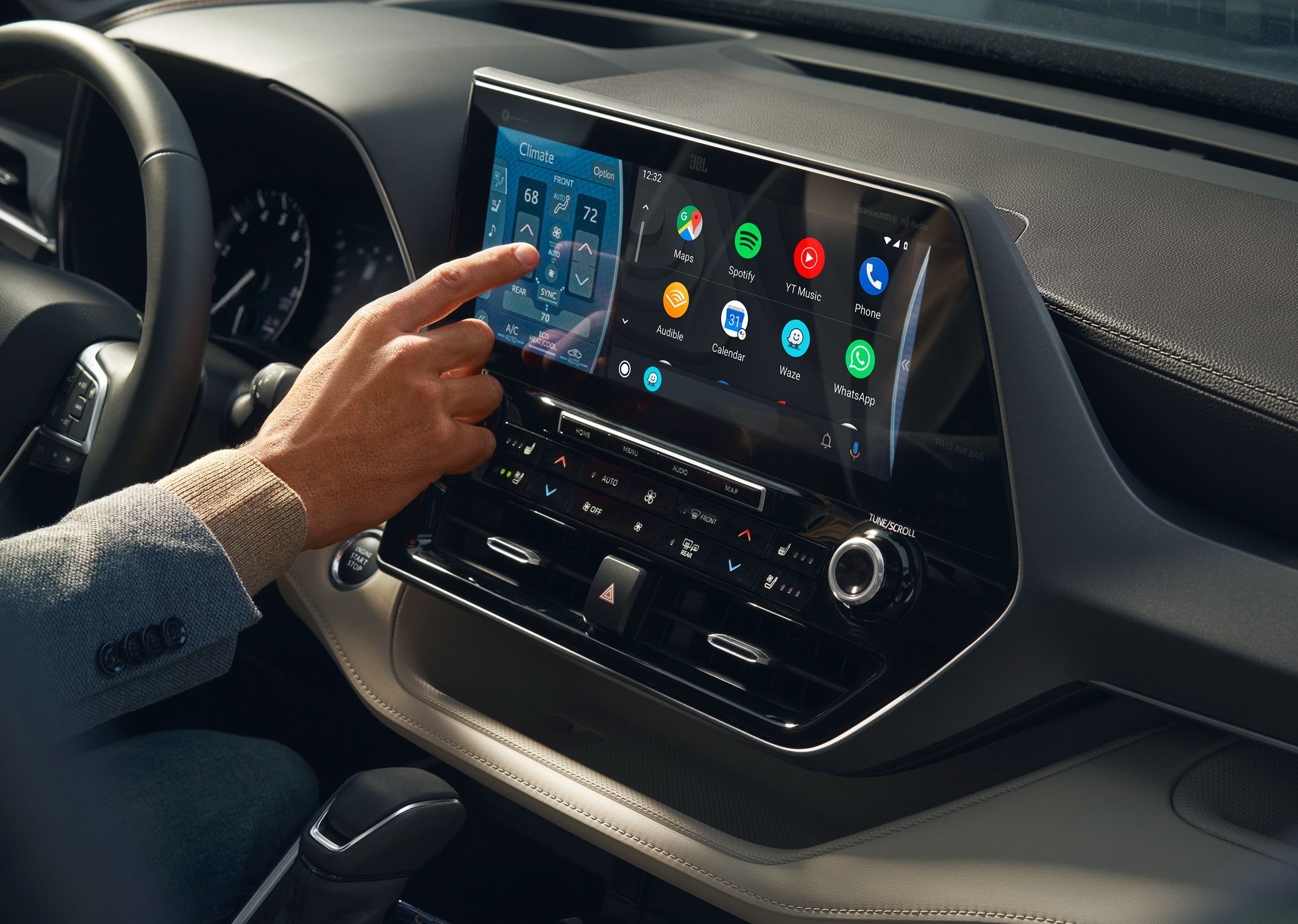 2021 Toyota Highlander Lease near Massapequa, NY