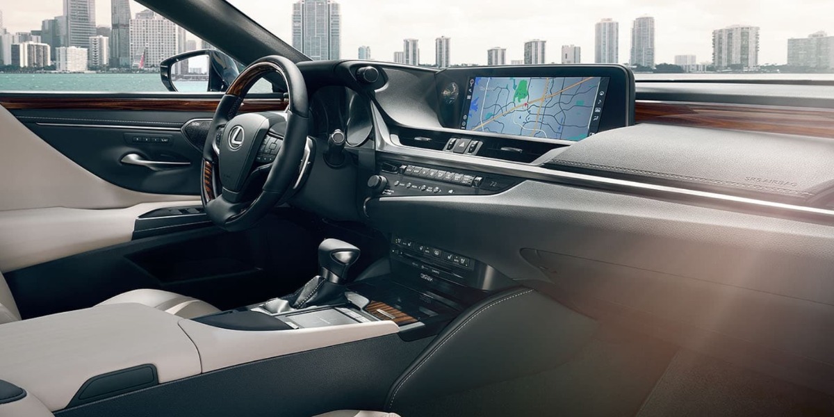 2021 ES 250 Front Row