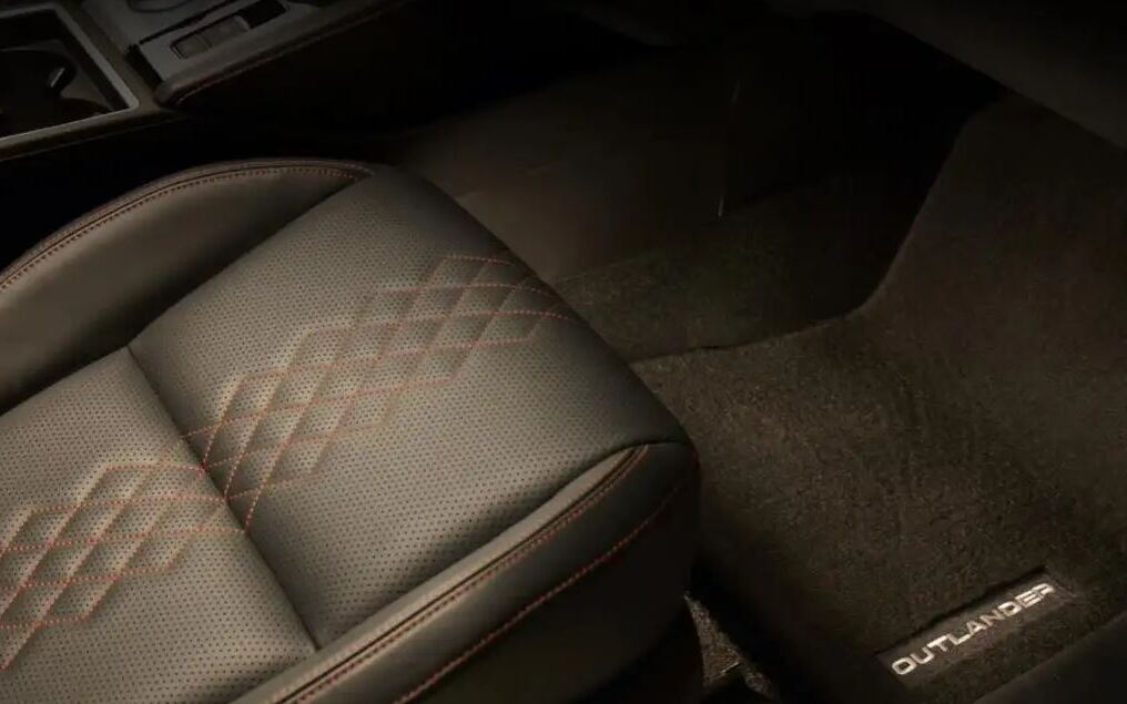 Details in the 2022 Outlander