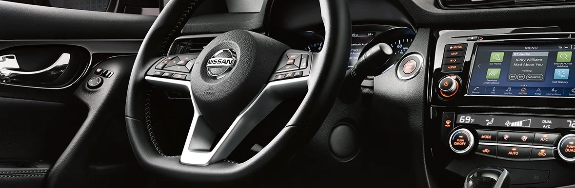 2021 Nissan Rogue Sport Front-Row Controls