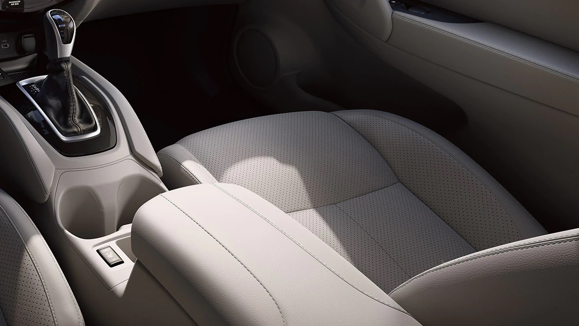 2021 Nissan Rogue Sport Leather Seats