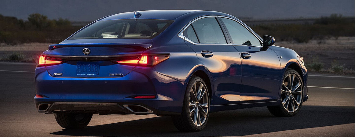 2021 Lexus ES 350 vs 2021 BMW 5 Series near Alexandria, VA