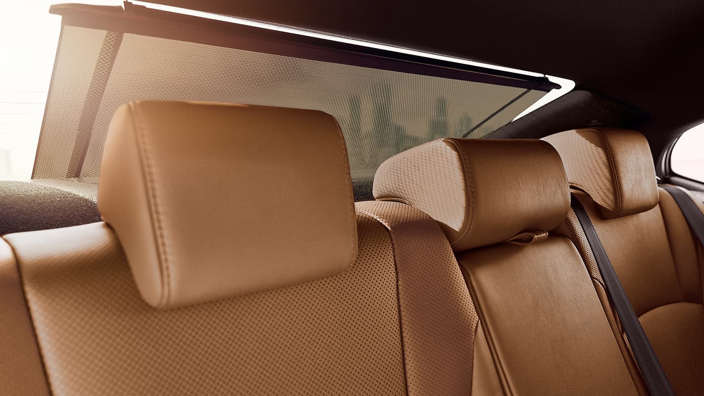 2021 ES 350 Seating