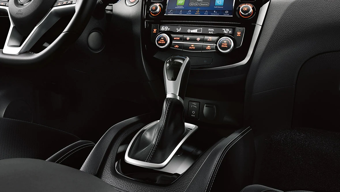 2021 Nissan Rogue Sport Center Stack