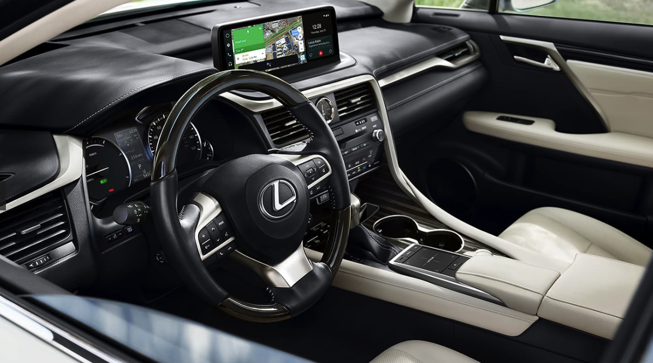 Será un placer viajar en un Lexus RX 350L, sea cual sea el asiento que ocupes.