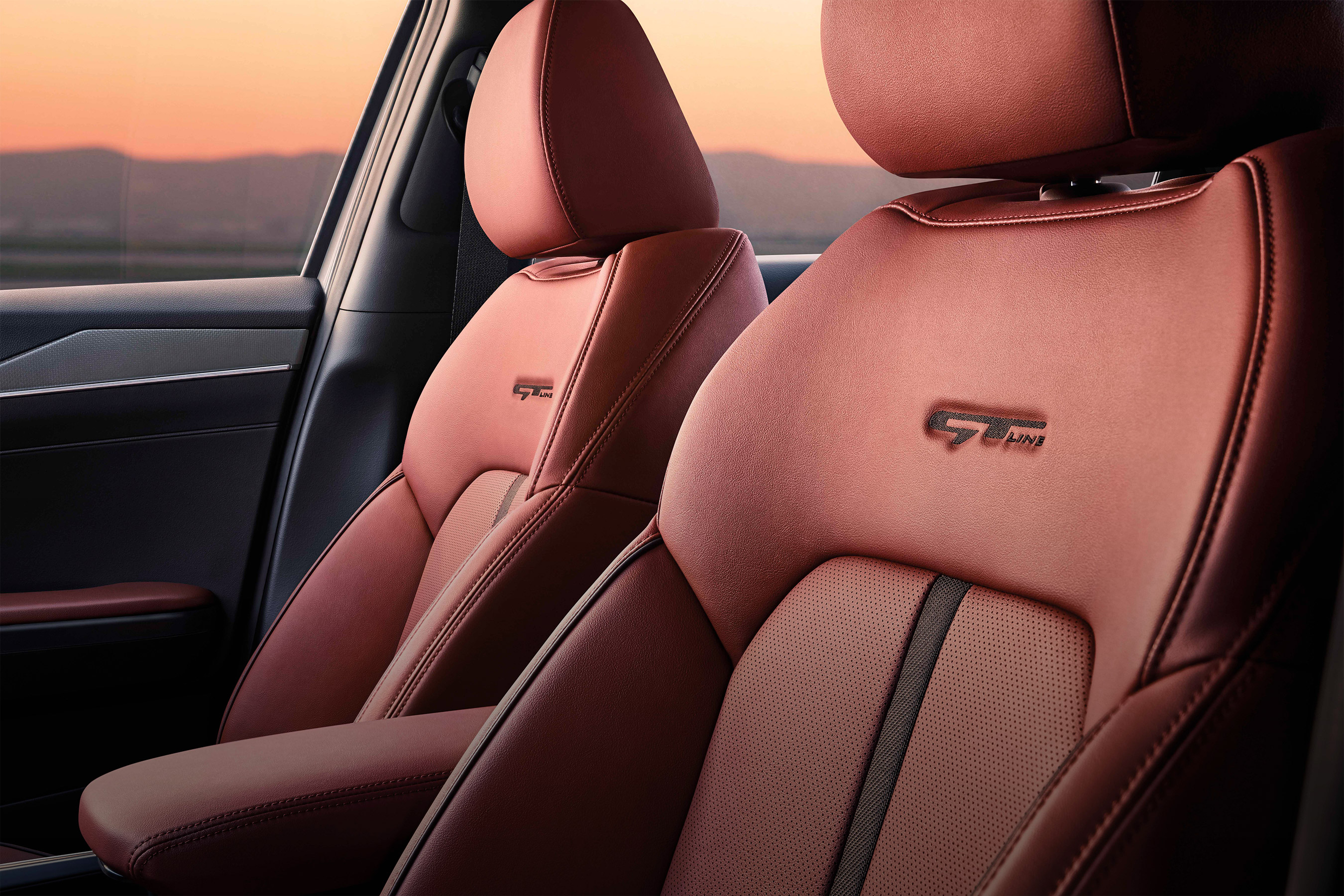 2022 Kia K5 Front Seats