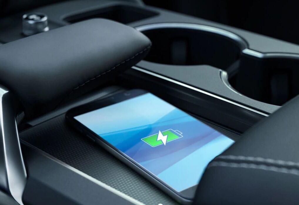 Wireless Charging in the 2022 Acura MDX