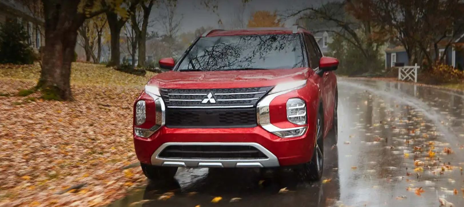 2022 Mitsubishi Outlander vs 2021 Toyota RAV4 near Worcester, MA