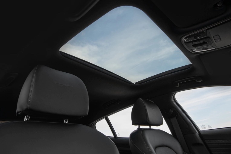 Sunroof Inside the 2022 Kia Stinger