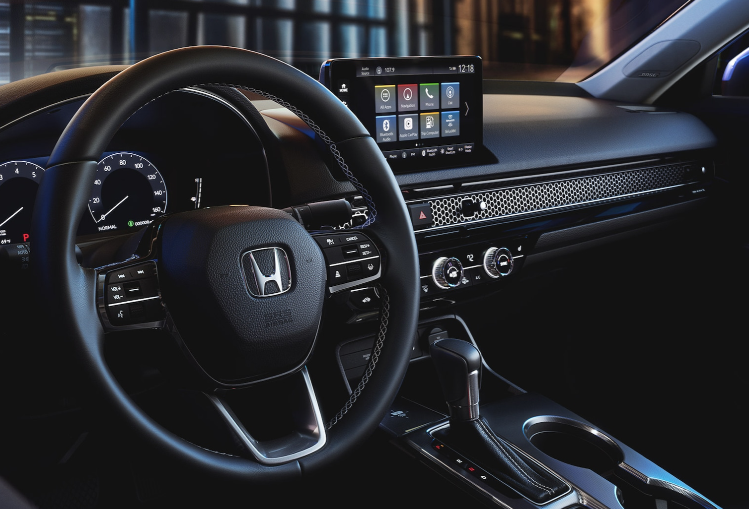 Todo está al alcance de tus manos dentro de la cabina.