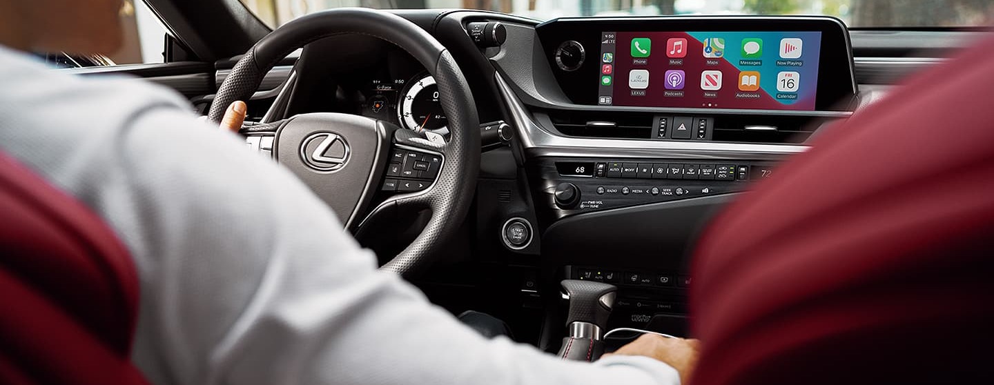 Tener un Lexus ES 350 2021 es tener acceso V.I.P. a viajes en primera clase.