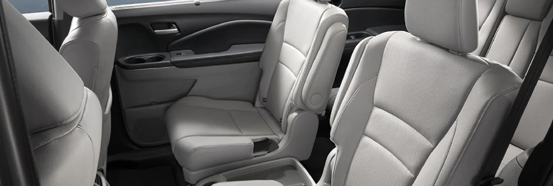 En la cabina puedes tener asientos para ocho o siete personas. Tu elijes.