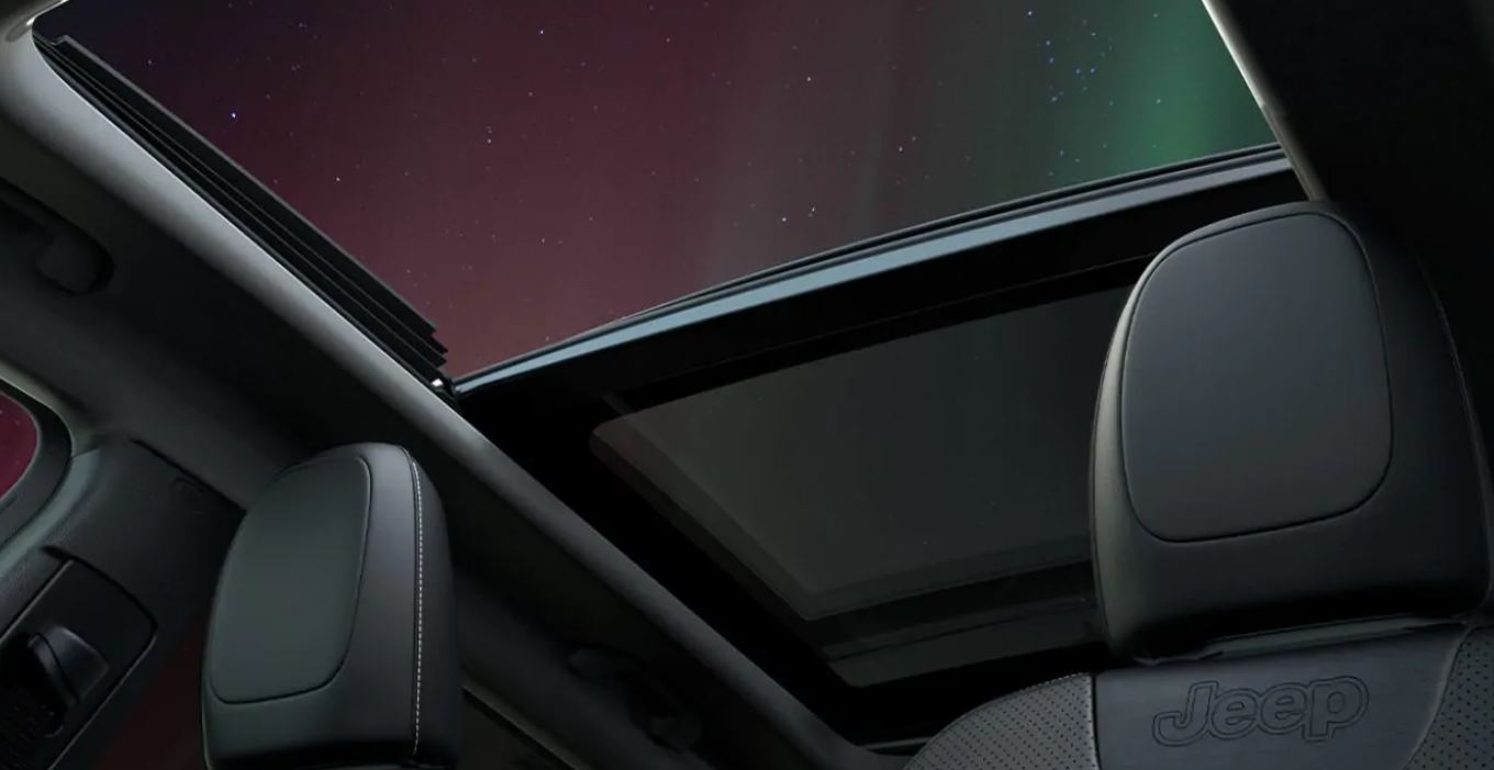 Moonroof in the 2021 Cherokee
