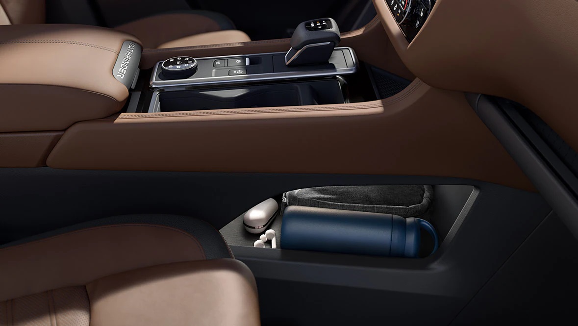 2022 Nissan Pathfinder Interior