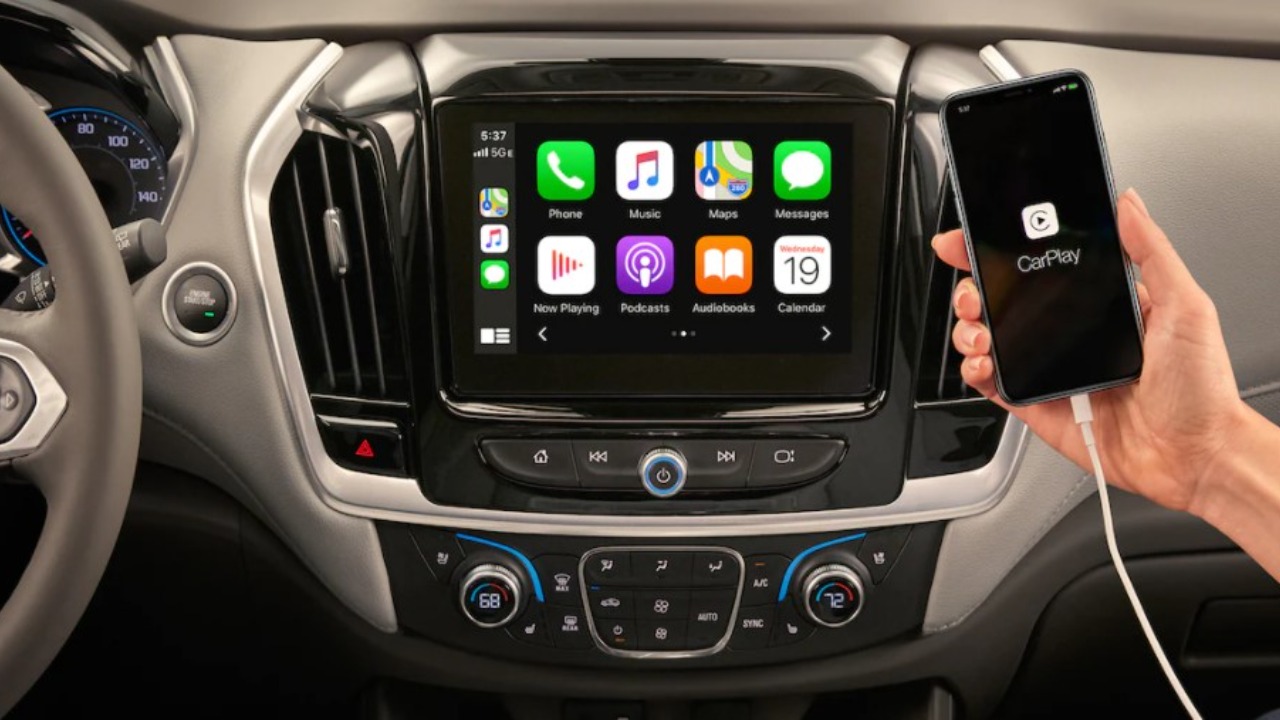  Entretenimiento para llevar, compatible con Apple CarPlayⓇ9 y Android AutoTM. 