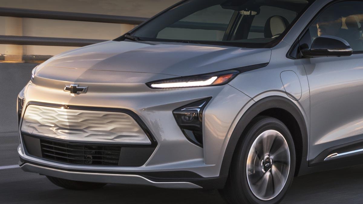 Bolt on a city street