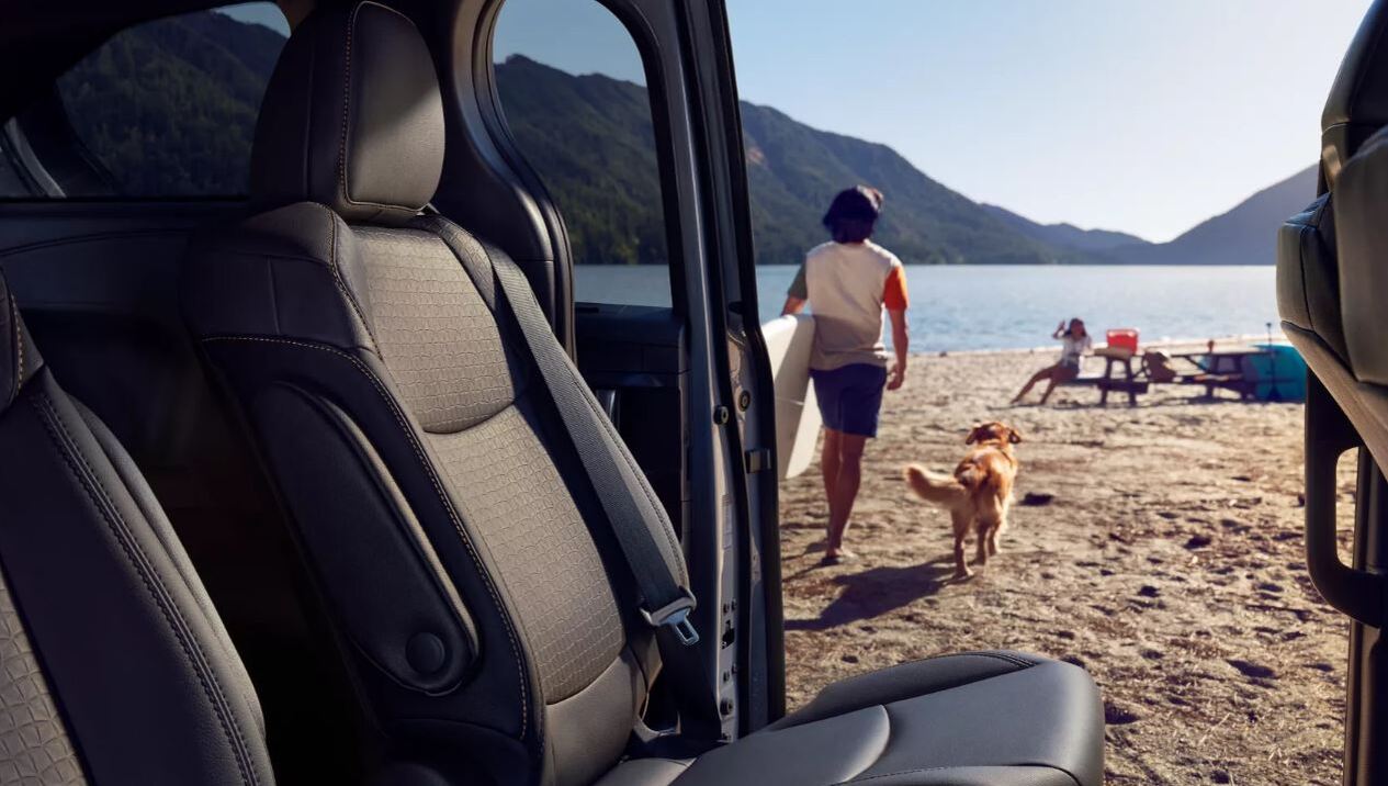 Second Row of the 2022 Sienna