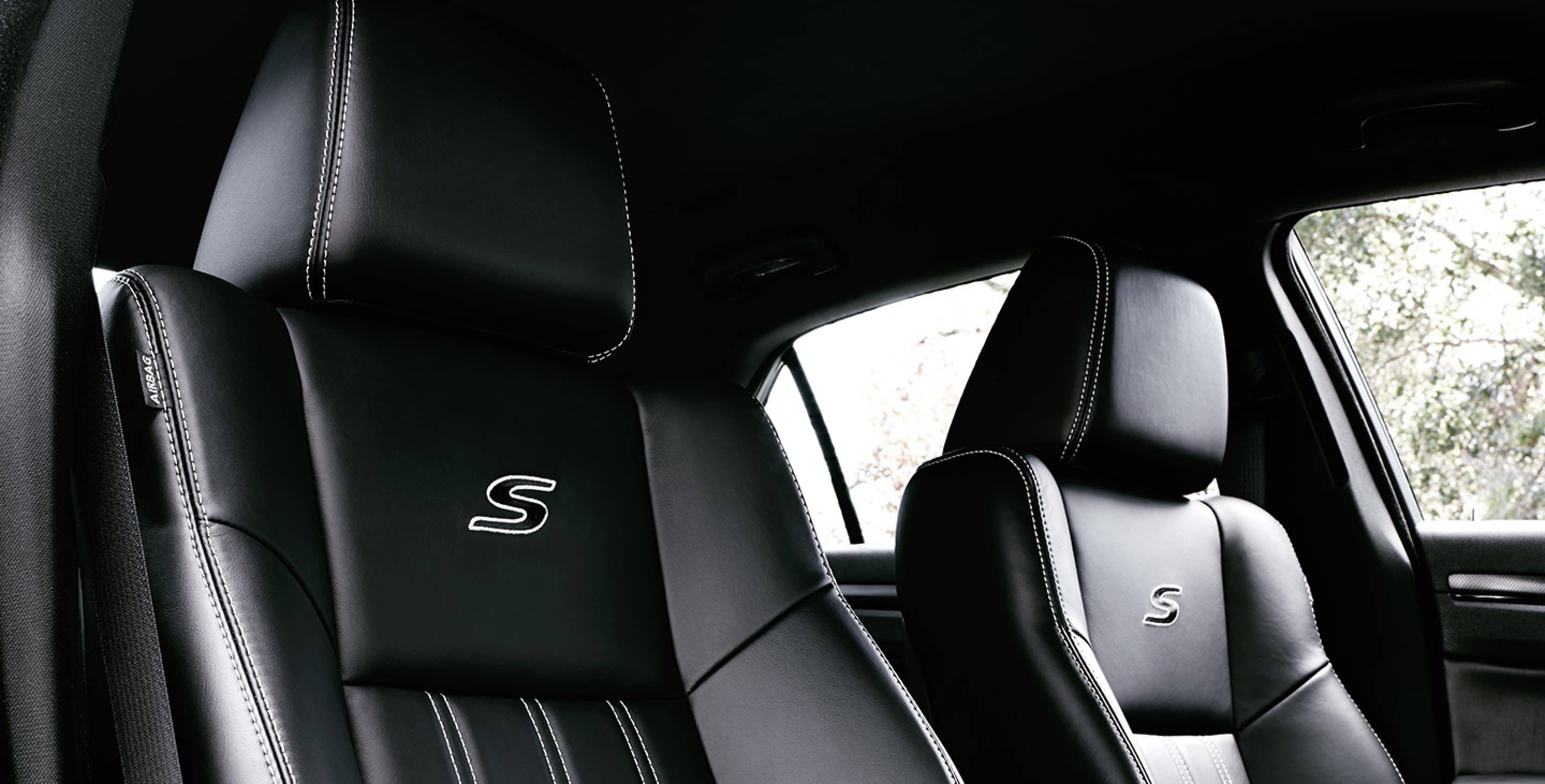 Front Row Seats in the 2021 Chrysler 300