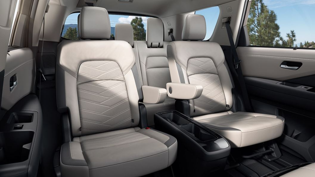 2022 Nissan Pathfinder Seating