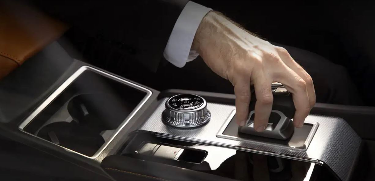 Controls in the 2022 Outlander