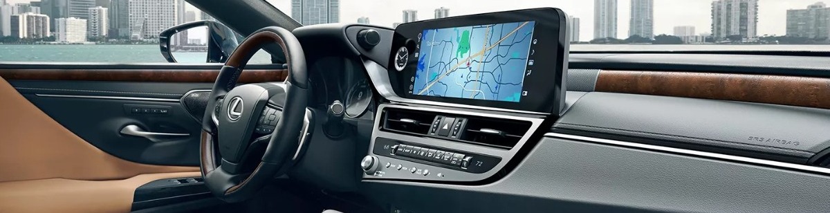 2022 Lexus ES 350 Steering Wheel and Touchscreen