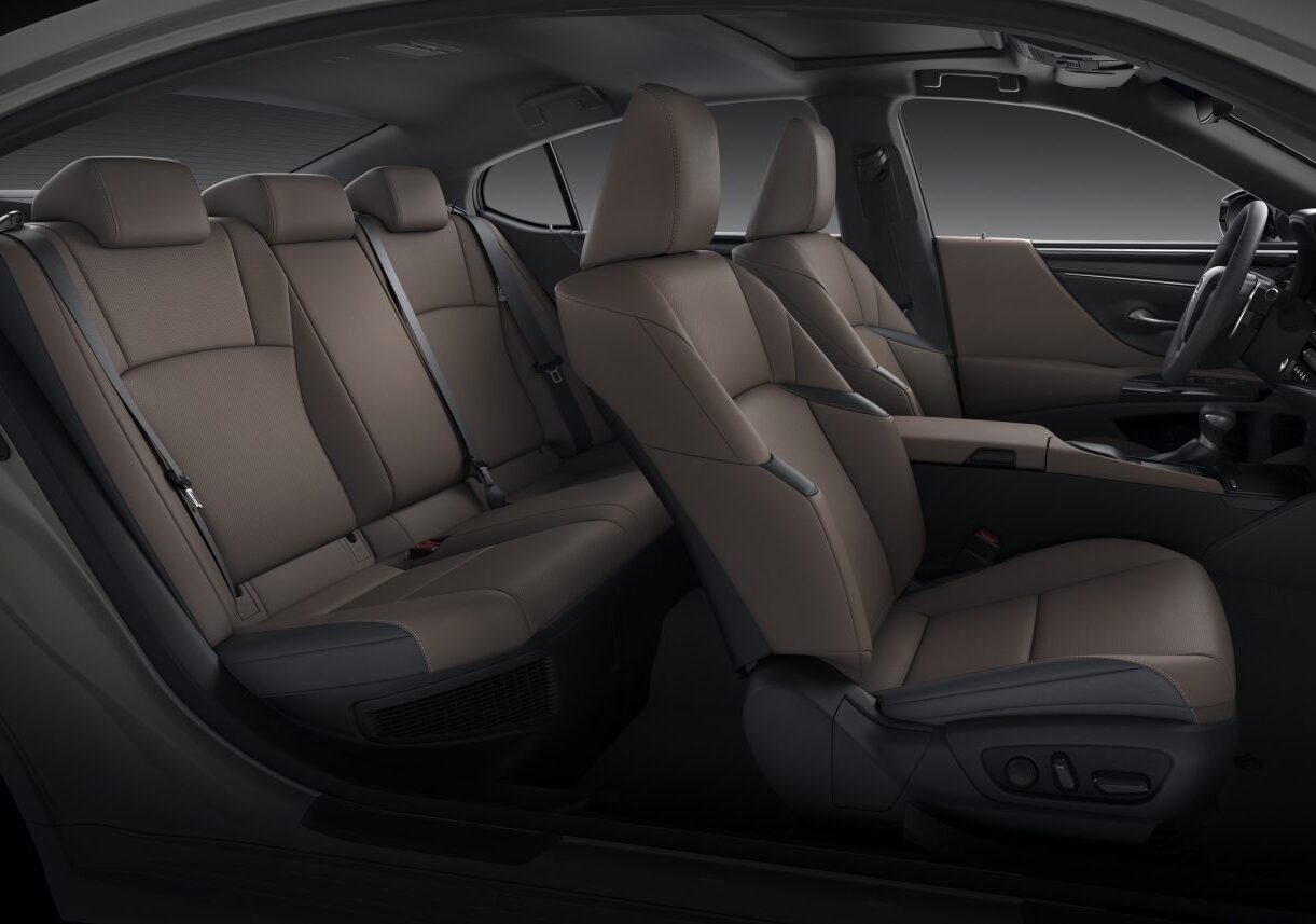 2022 Lexus ES 300h Seating