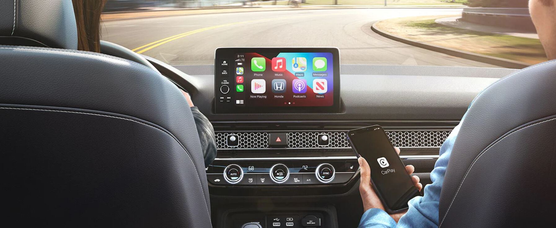 Apple CarPlay es una característica estándar del Honda Civic Hatchback, con conexión inalámbrica disponible en el modelo Sport Touring.