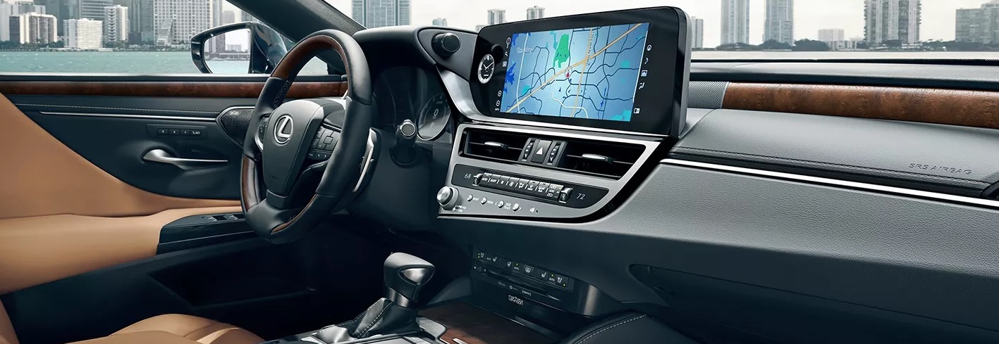 Dashboard in the 2022 Lexus ES 350