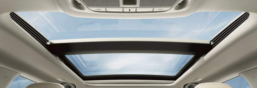 Panoramic Moonroof in the 2022 Murano