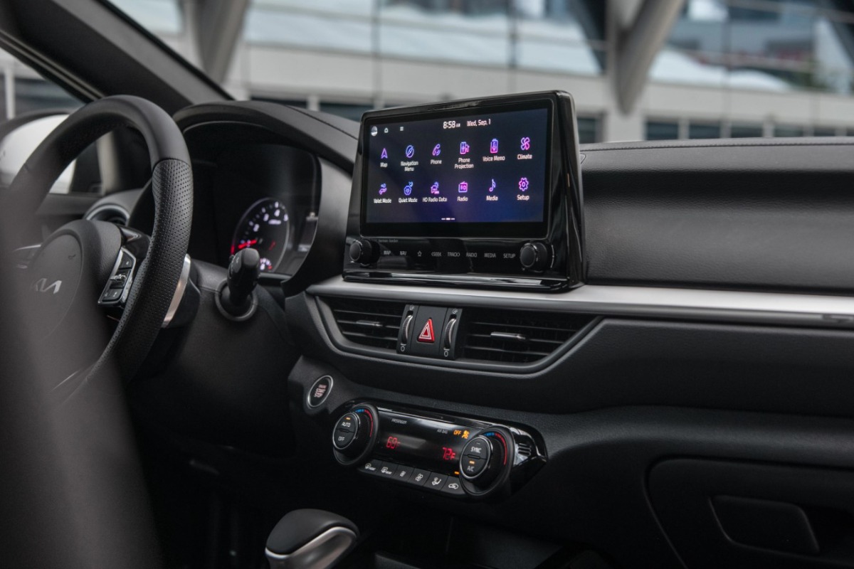2022 Kia Forte Touchscreen