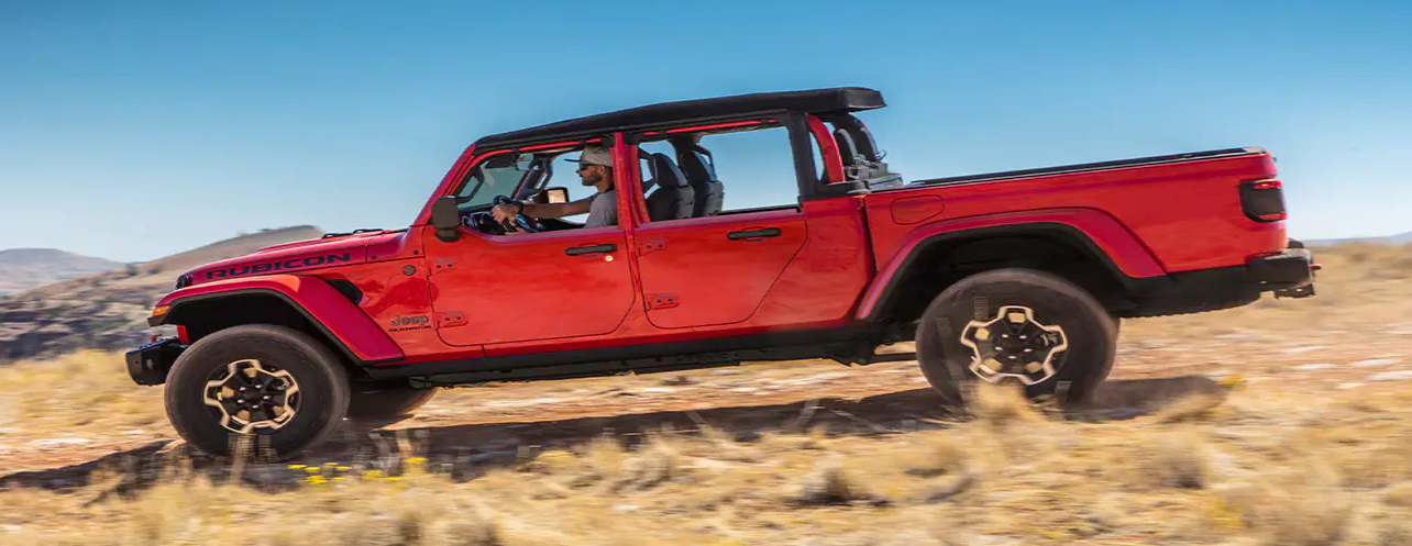 Watch an 850-HP Trophy Truck Rip Through the Mojave Desert at 150