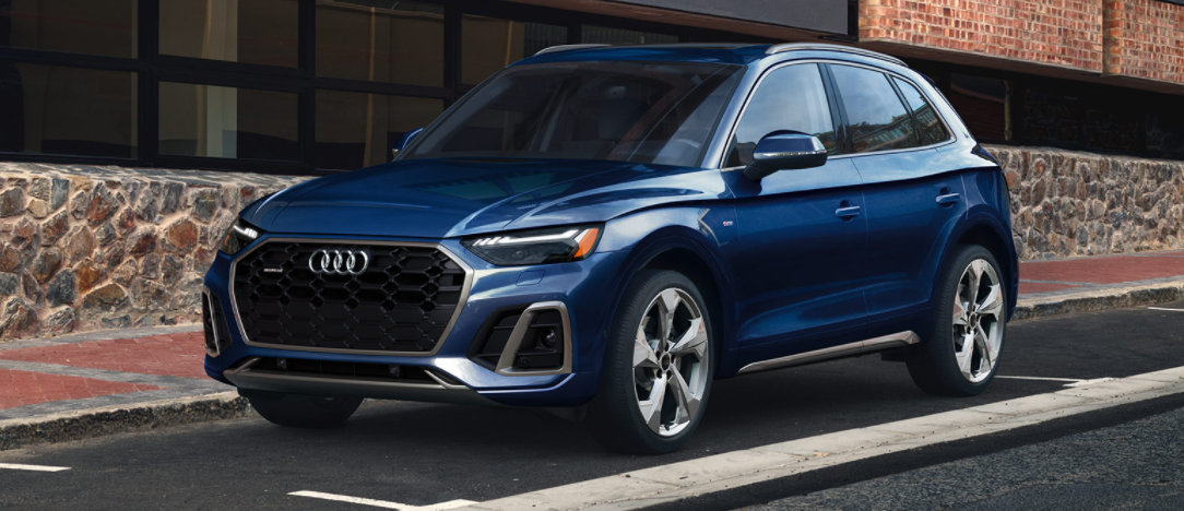 El vehículo que se muestra es el Audi Q5 2022 con equipamientos opcionales.