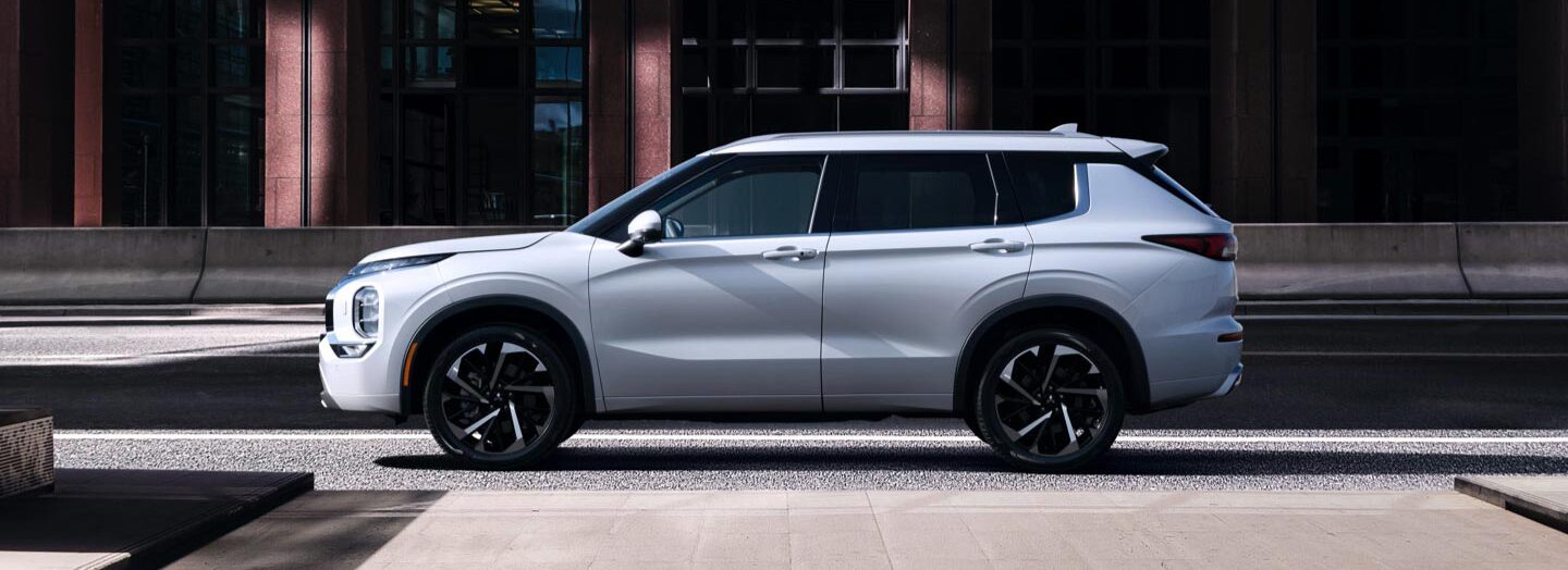 2024 Mitsubishi Outlander Hybrid Prices, Reviews, and Photos - MotorTrend
