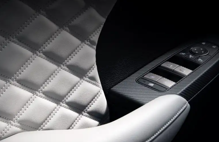 2022 Outlander Interior