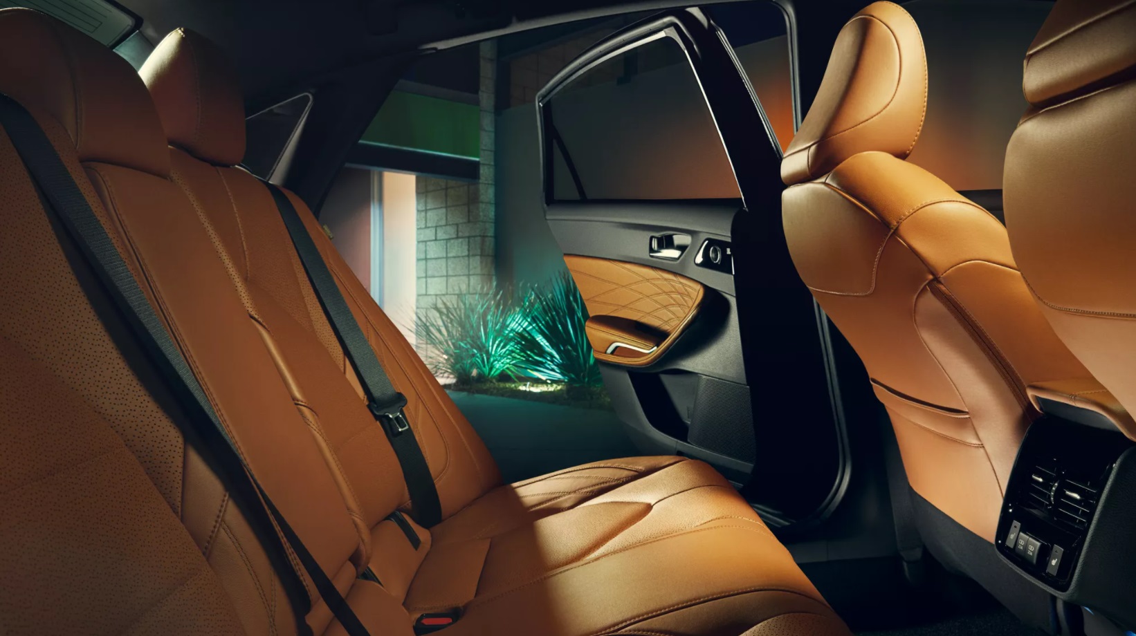 Seating in the 2022 Toyota Avalon Hybrid