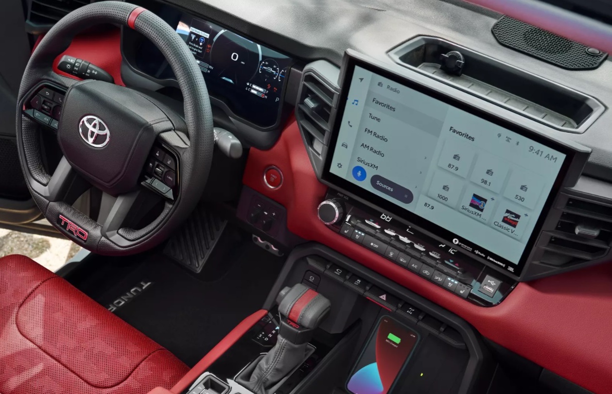 Dashboard in the 2022 Toyota Tundra