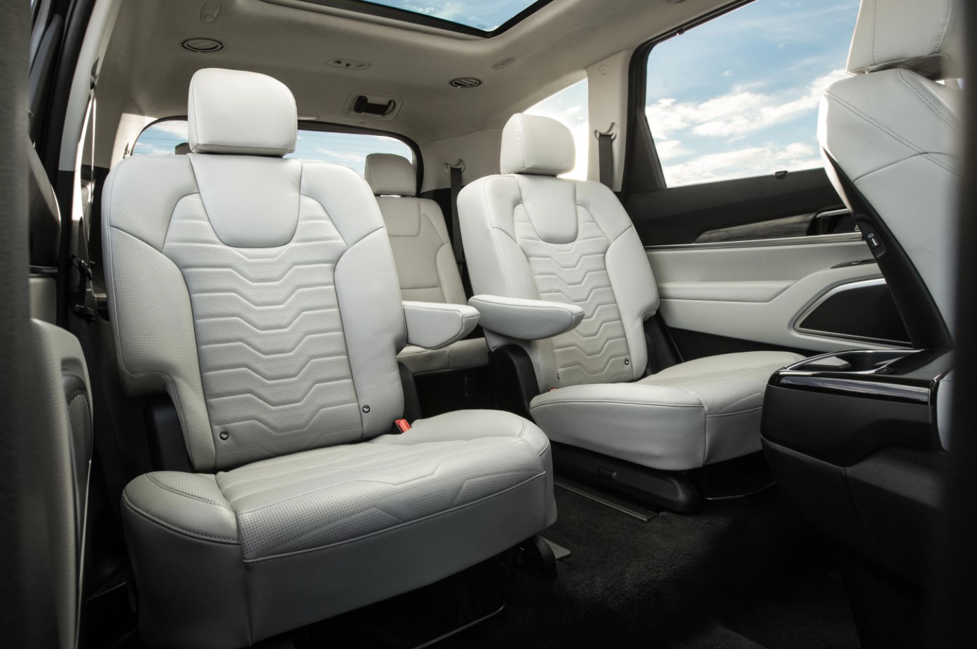2022 Kia Telluride Second-Row Captain's Chairs
