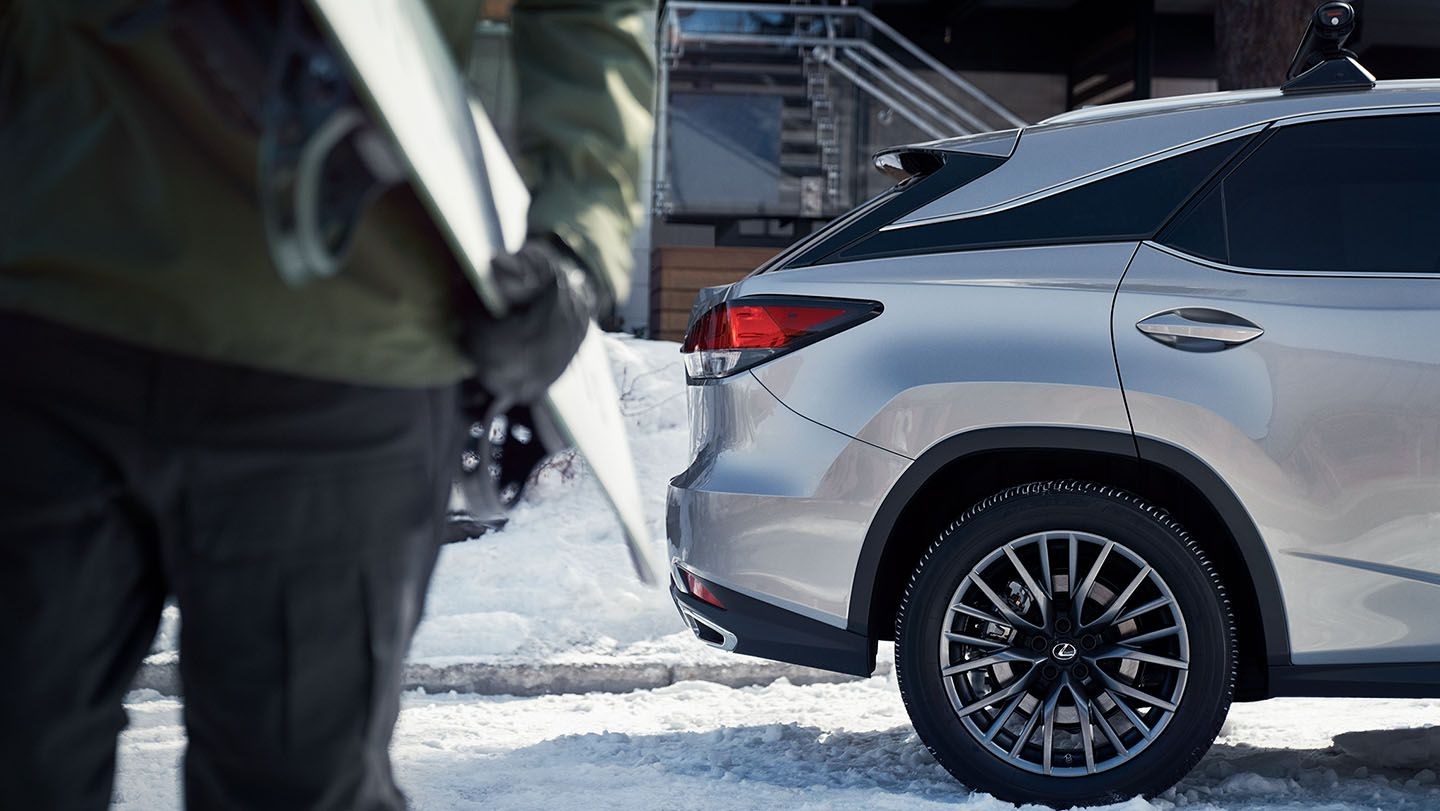 La compuerta trasera manos libres facilita el proceso de carga.