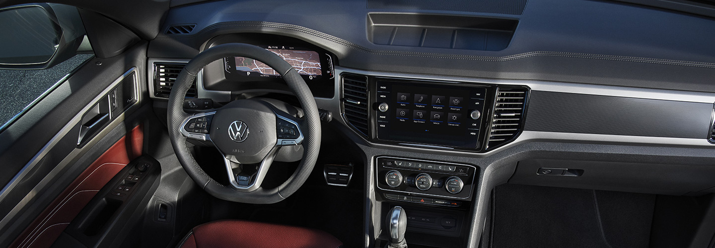 Dashboard in the 2022 Atlas Cross Sport