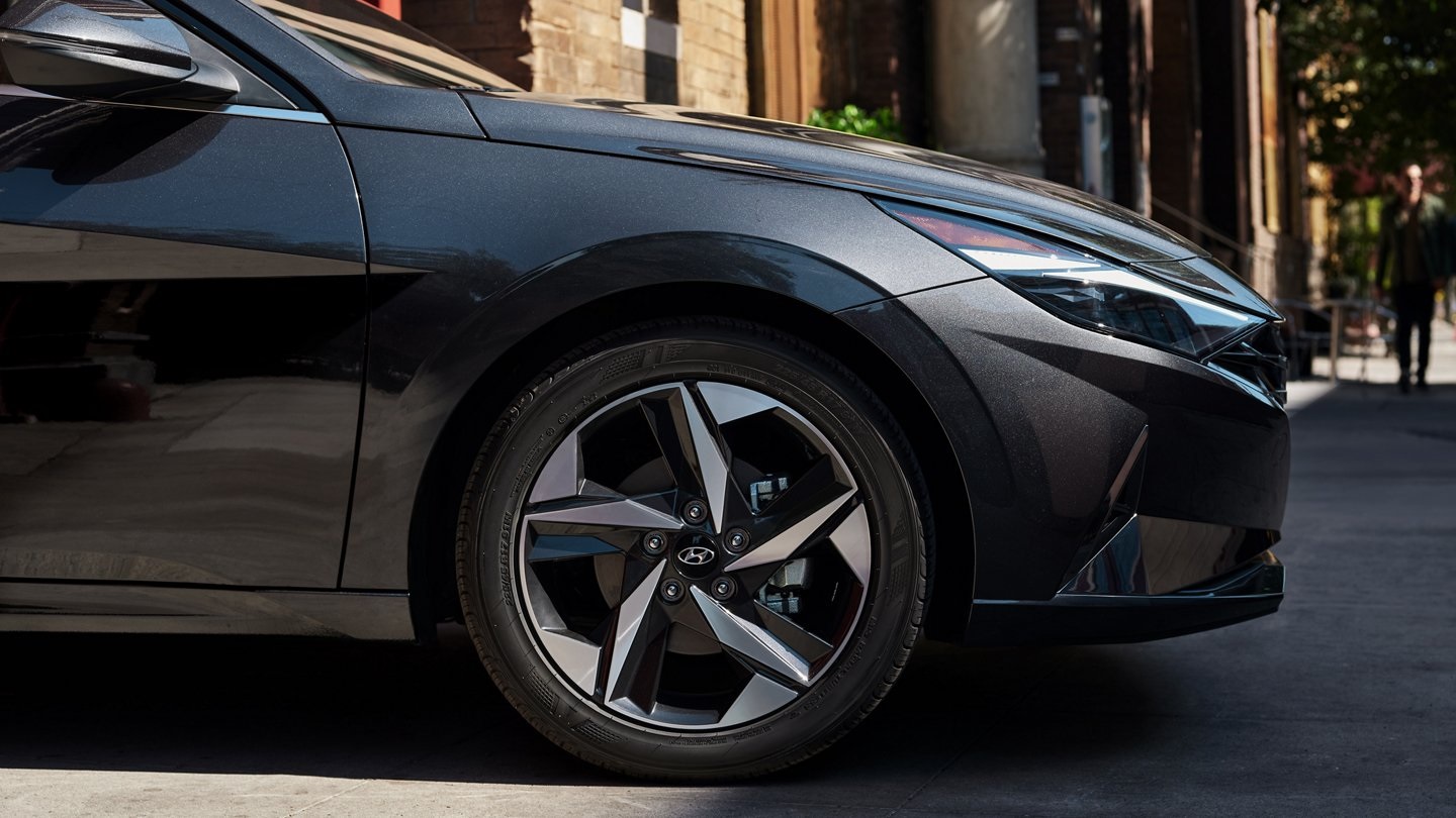 2022 Hyundai ELANTRA Wheel Design