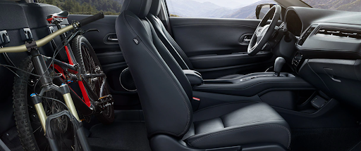 Bicicletas, kajaks, equipaje y mucho más: el HR-V 2022 sabe hacer espacio para tus cosas.