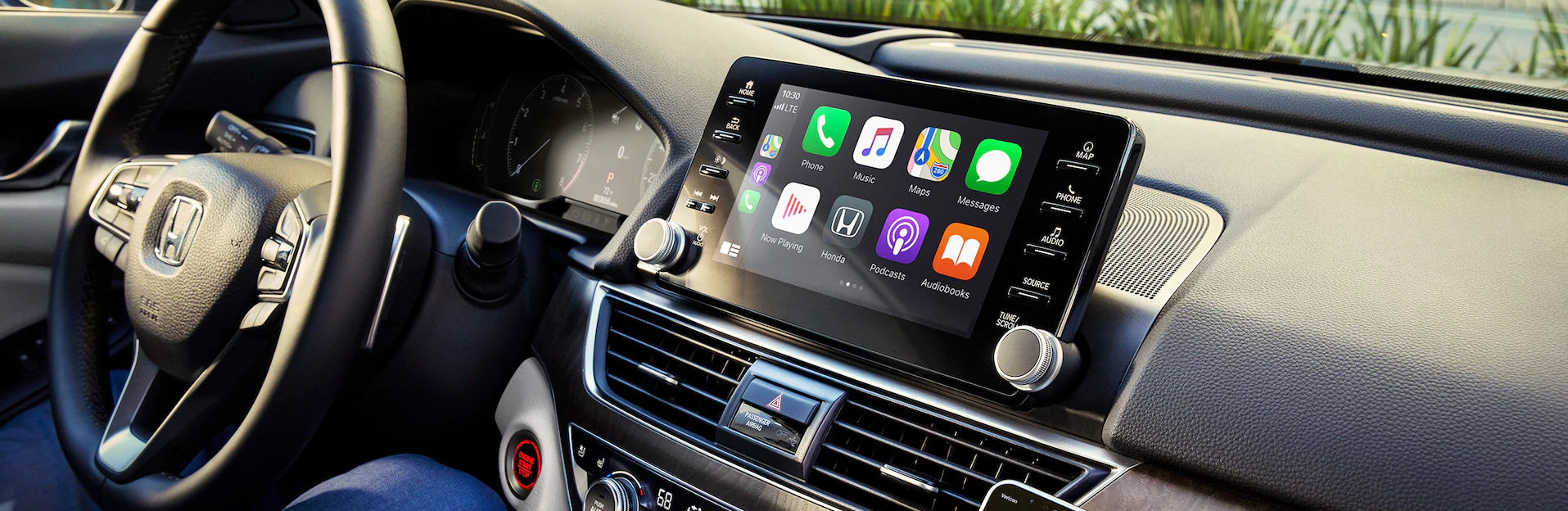 Dashboard of the 2022 Accord