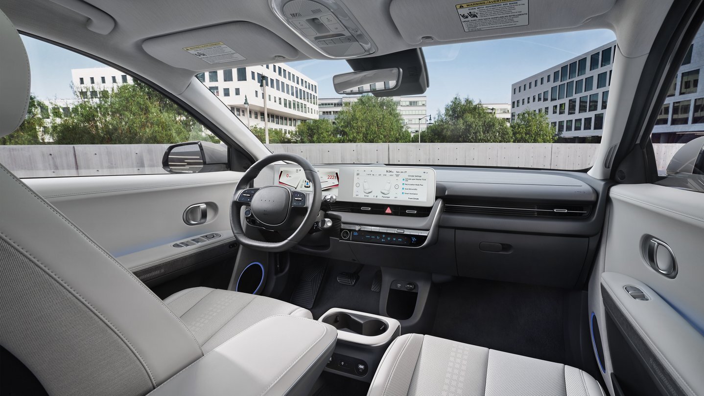 La cabina presume una personalidad moderna y minimalista.