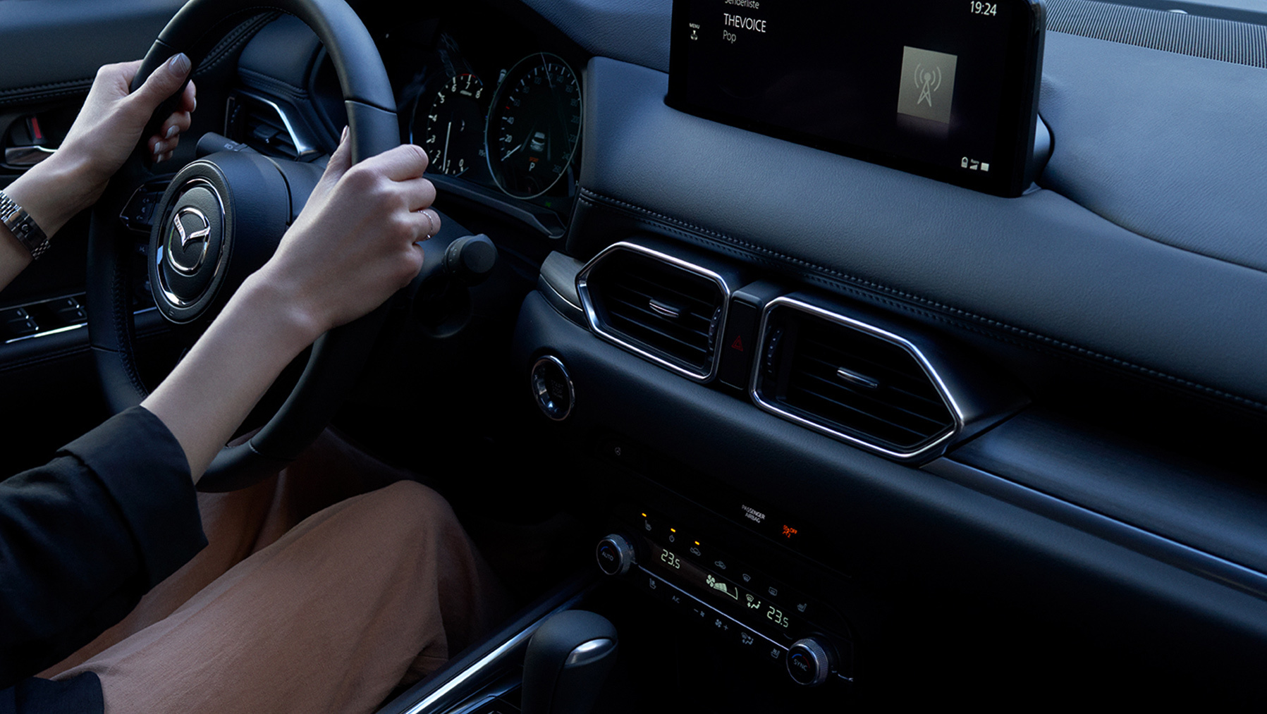 Interior of the 2022 MAZDA CX-5