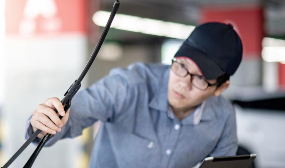 Windshield Wiper Replacement near Orland Park, IL Kingdom Chevrolet