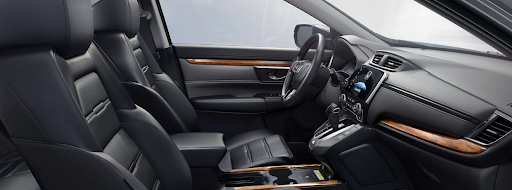 El Honda CR-V 2022 tiene tantas comodidades que lo sientes como tu segundo hogar.