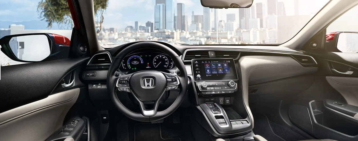 Dentro, encuentras confort y tecnología avanzada.