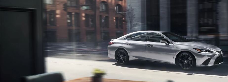 Comparación de niveles de equipamiento del Lexus ES 350 2022 en Chantilly, VA